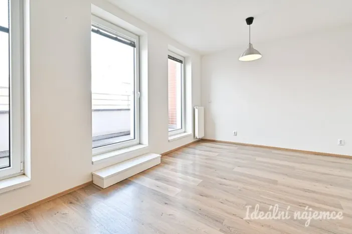 Pronájem bytu 2+kk, Brno, Spolková, 52 m2