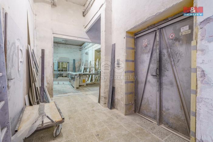 Prodej kanceláře, Karlovy Vary - Rybáře, Sokolovská, 2100 m2