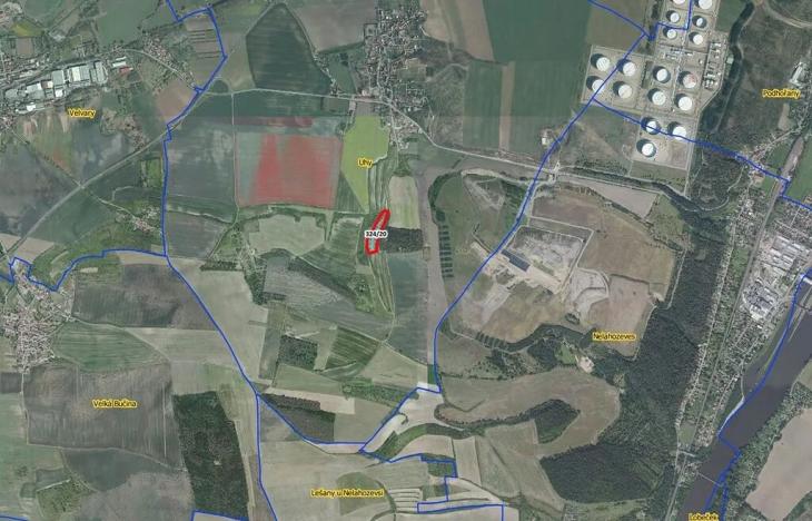 Prodej pole, Uhy, 12574 m2