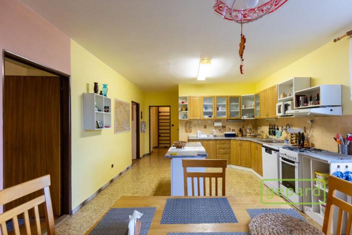 Prodej vícegeneračního domu, Vrbátky, 214 m2