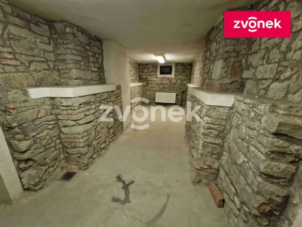 Pronájem obchodního prostoru, Uherské Hradiště, 650 m2