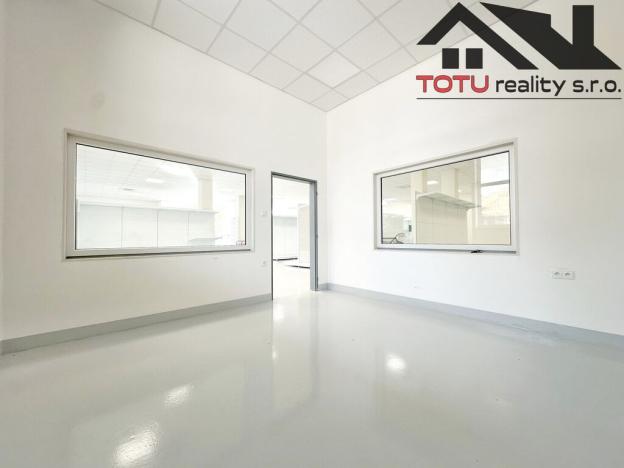 Pronájem obchodního prostoru, Jaroměř, Jezbinská, 404 m2