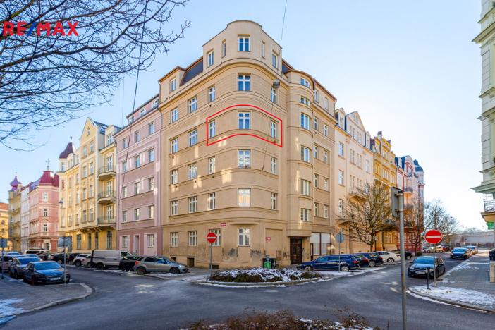 Prodej bytu 1+1, Karlovy Vary, K. Čapka, 42 m2