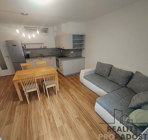 Pronájem bytu 2+kk, Praha - Vysočany, Novovysočanská, 43 m2