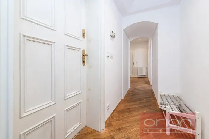 Pronájem bytu 3+1, Praha - Malá Strana, Sněmovní, 85 m2