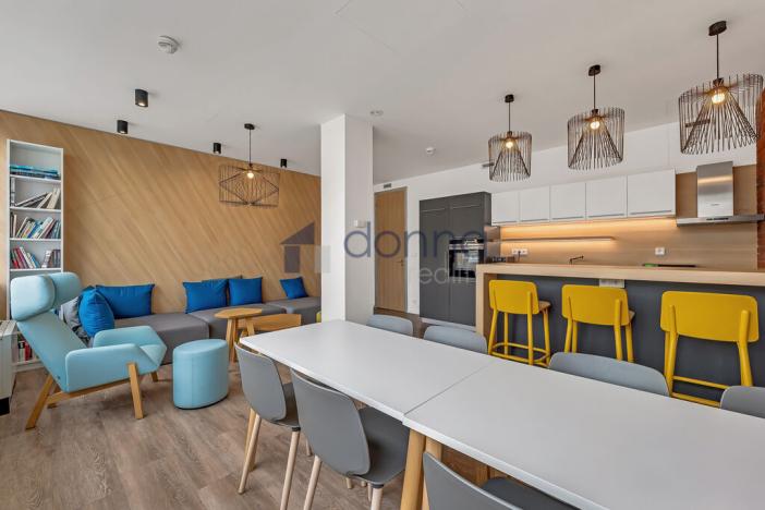 Pronájem kanceláře, Praha - Karlín, Sokolovská, 342 m2