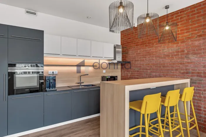 Pronájem kanceláře, Praha - Karlín, Sokolovská, 342 m2