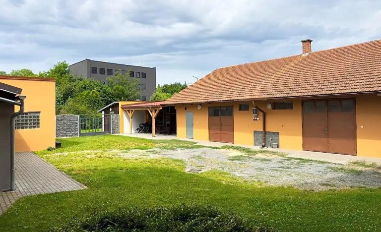 Prodej vícegeneračního domu, Brno - Maloměřice, Franzova, 3164 m2