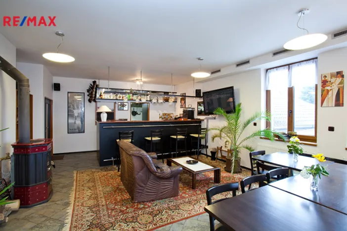 Prodej vícegeneračního domu, Černolice, Pod Hůrkou, 420 m2