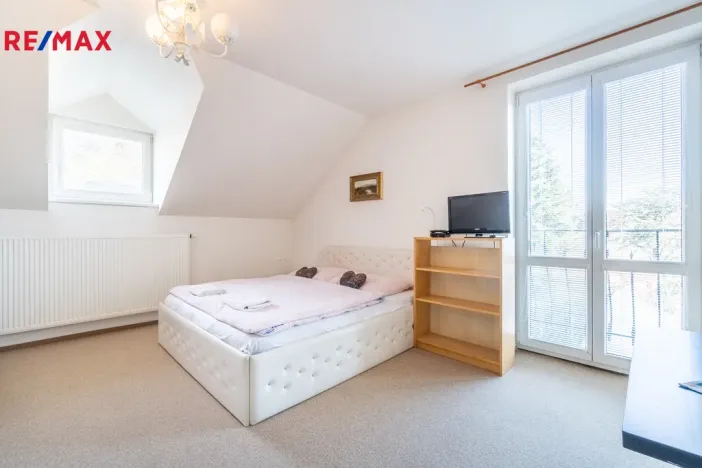 Prodej ubytování, Černolice, Pod Hůrkou, 420 m2