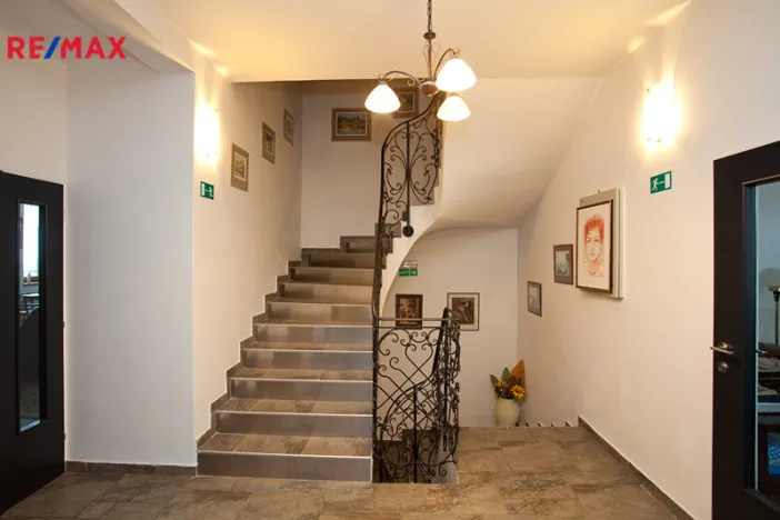 Prodej ubytování, Černolice, Pod Hůrkou, 420 m2