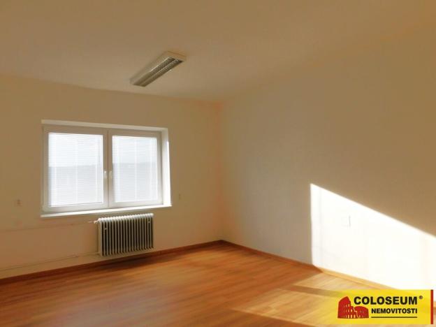 Pronájem skladu, Znojmo, 36 m2