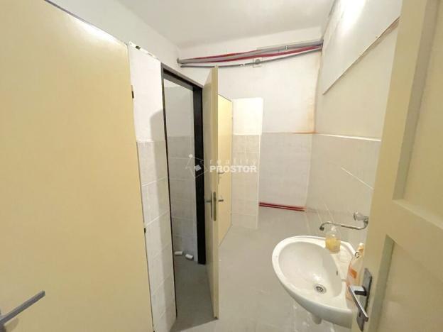 Pronájem výrobních prostor, Jirny, Tovární, 784 m2