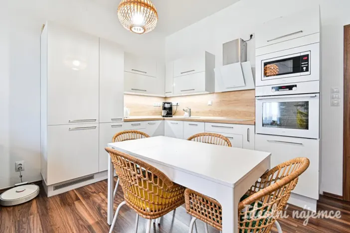 Pronájem bytu 2+kk, Brno, Stará, 60 m2