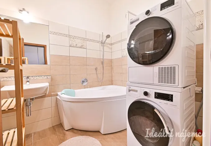 Pronájem bytu 2+kk, Brno, Stará, 60 m2