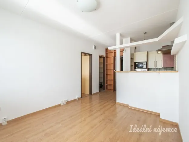 Pronájem bytu 2+kk, Praha - Modřany, Pertoldova, 41 m2