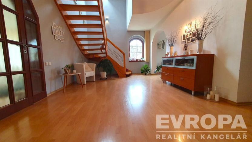 Prodej rodinného domu, Slatiňany - Škrovád, Škrovád, 295 m2