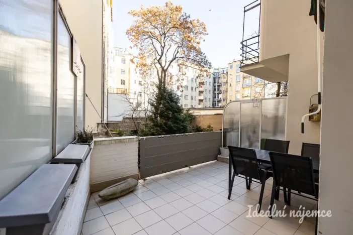 Pronájem bytu 1+1, Praha - Holešovice, Františka Křížka, 48 m2