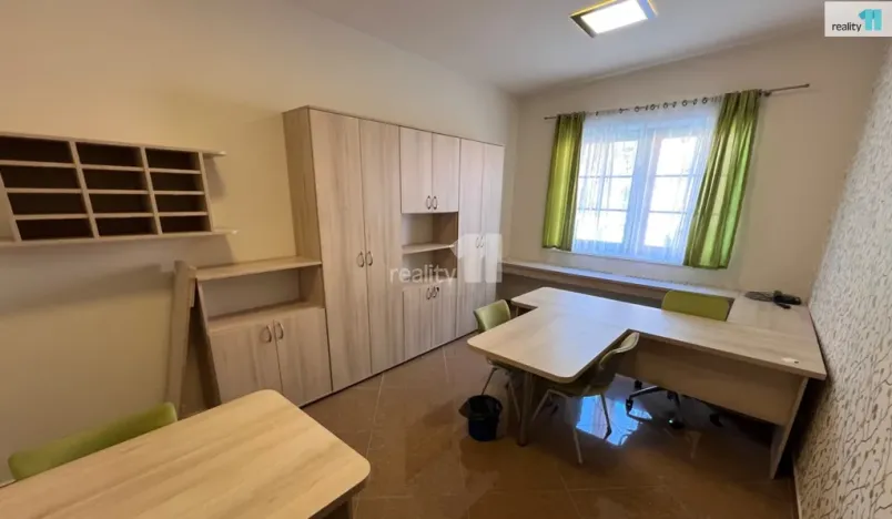Pronájem kanceláře, Karlovy Vary - Dvory, Chebská, 14 m2