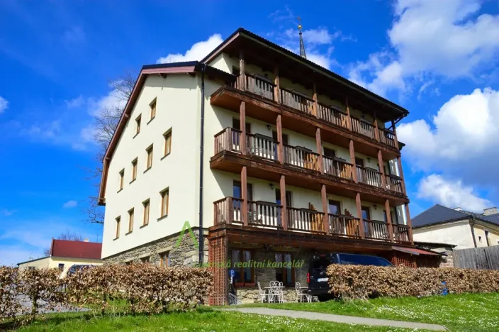 Prodej rodinného domu, Frymburk, 525 m2