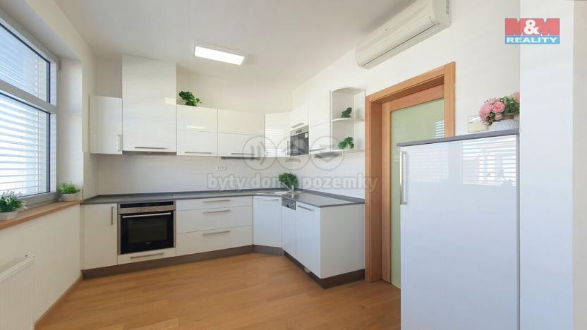 Pronájem bytu 1+kk, Praha - Prosek, Kytlická, 41 m2