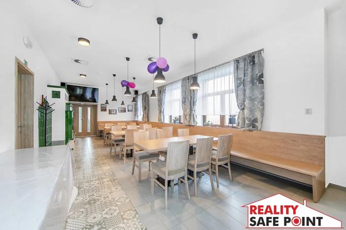 Prodej ubytování, Dobřany, Lipová, 820 m2