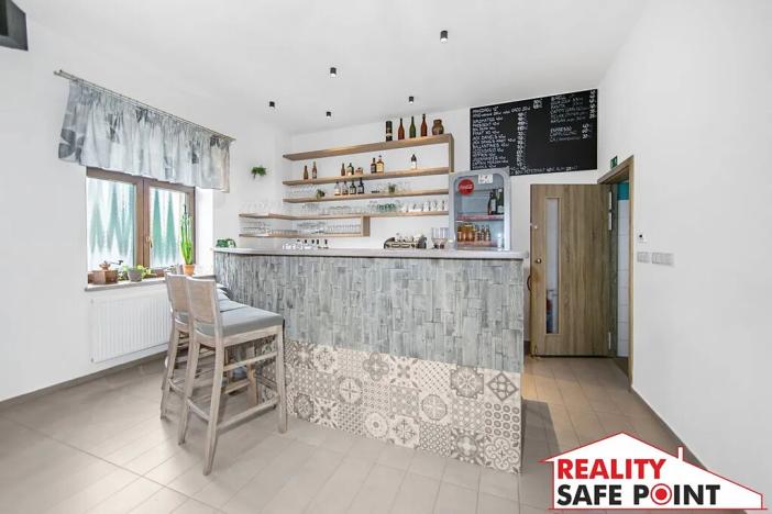 Prodej ubytování, Dobřany, Lipová, 820 m2