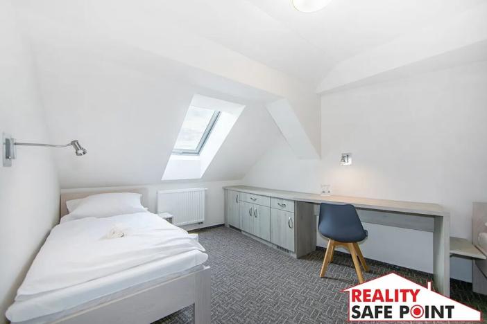 Prodej ubytování, Dobřany, Lipová, 820 m2