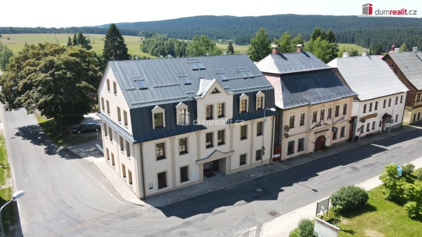 Prodej bytu 2+kk, Horní Blatná, náměstí Sv. Vavřince, 51 m2