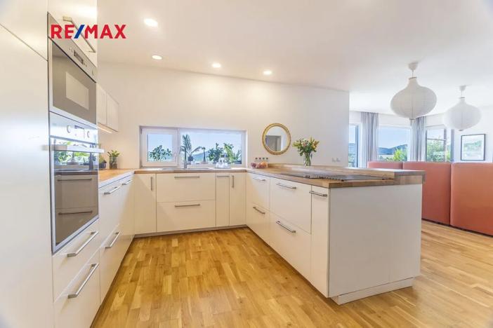 Prodej vícegeneračního domu, Bavoryně, 194 m2