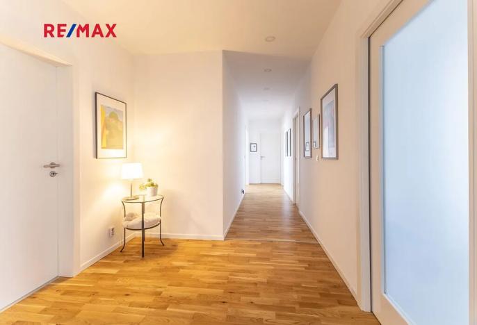 Prodej vícegeneračního domu, Bavoryně, 194 m2