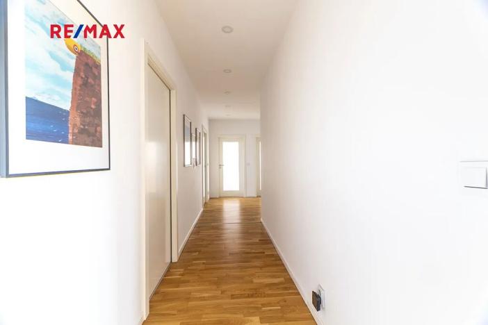 Prodej vícegeneračního domu, Bavoryně, 194 m2