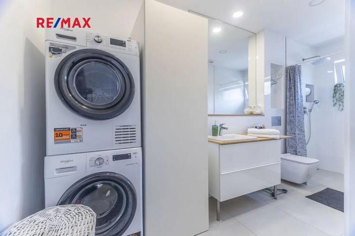 Prodej vícegeneračního domu, Bavoryně, 194 m2