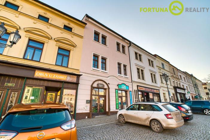 Prodej bytu 2+1, Frýdek-Místek, Zámecké nám., 81 m2