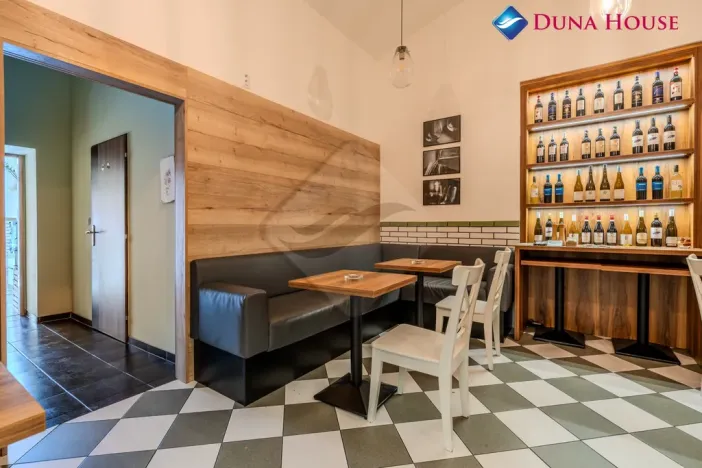 Pronájem obchodního prostoru, Praha - Karlín, Sokolovská, 179 m2