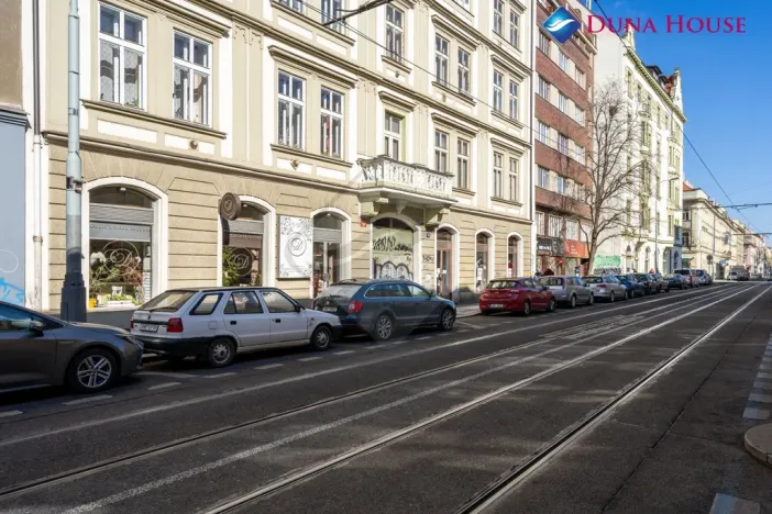 Pronájem obchodního prostoru, Praha - Karlín, Sokolovská, 179 m2