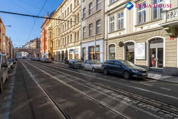 Pronájem obchodního prostoru, Praha - Karlín, Sokolovská, 179 m2