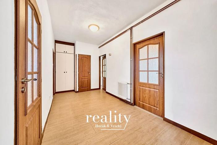 Prodej bytu 3+1, Šumná, 69 m2