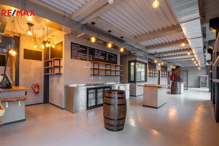 Prodej restaurace, Praha - Stodůlky, Tlumačovská, 365 m2