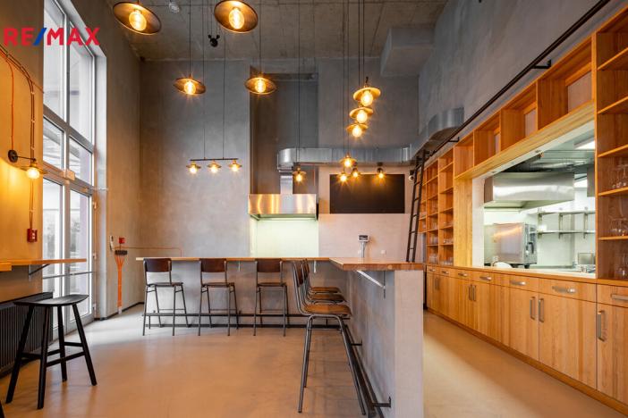 Prodej restaurace, Praha - Stodůlky, Tlumačovská, 365 m2