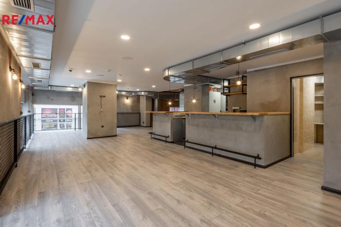 Prodej restaurace, Praha - Stodůlky, Tlumačovská, 365 m2