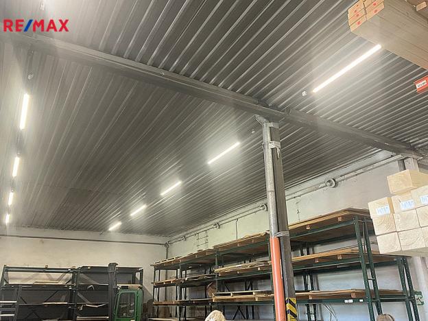 Prodej skladu, Přelouč, 2550 m2