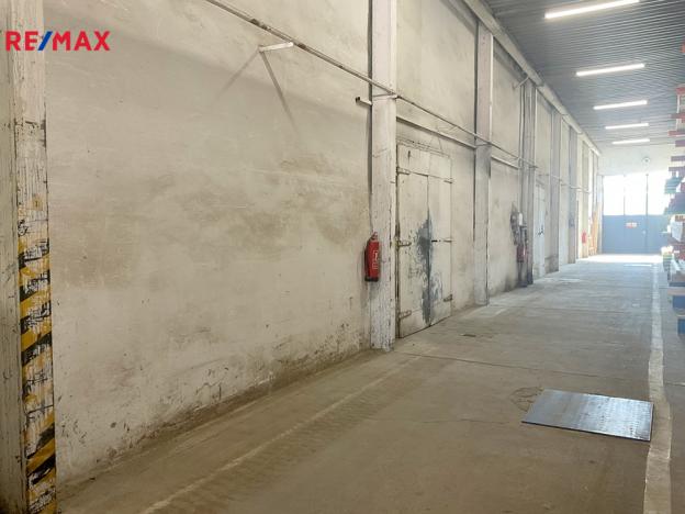 Prodej skladu, Přelouč, 2550 m2