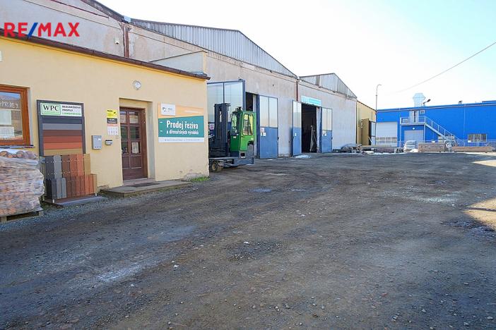 Prodej skladu, Přelouč, 2550 m2