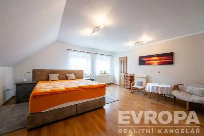 Prodej rodinného domu, Jesenice, Budějovická, 400 m2