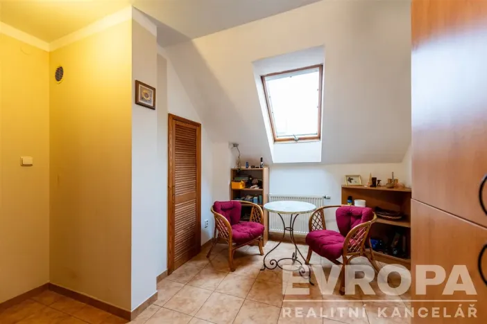 Prodej rodinného domu, Jesenice, Budějovická, 400 m2