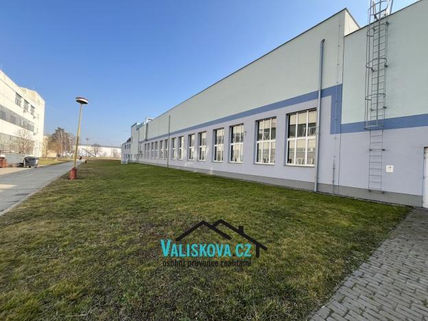 Pronájem skladu, Kroměříž, 900 m2