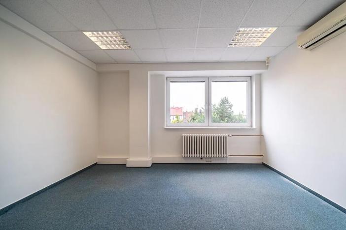 Pronájem kanceláře, Hradec Králové, Sušilova, 250 m2