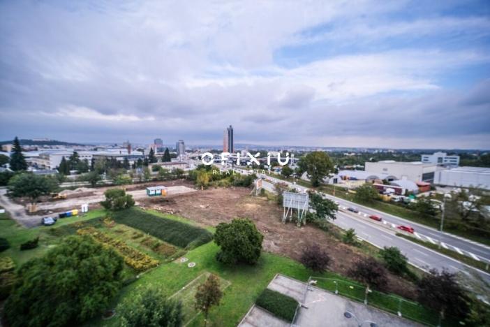 Pronájem kanceláře, Brno - Štýřice, Londýnské náměstí, 742 m2