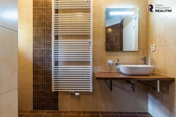 Prodej obchodního prostoru, Bystřice - Semovice, 800 m2